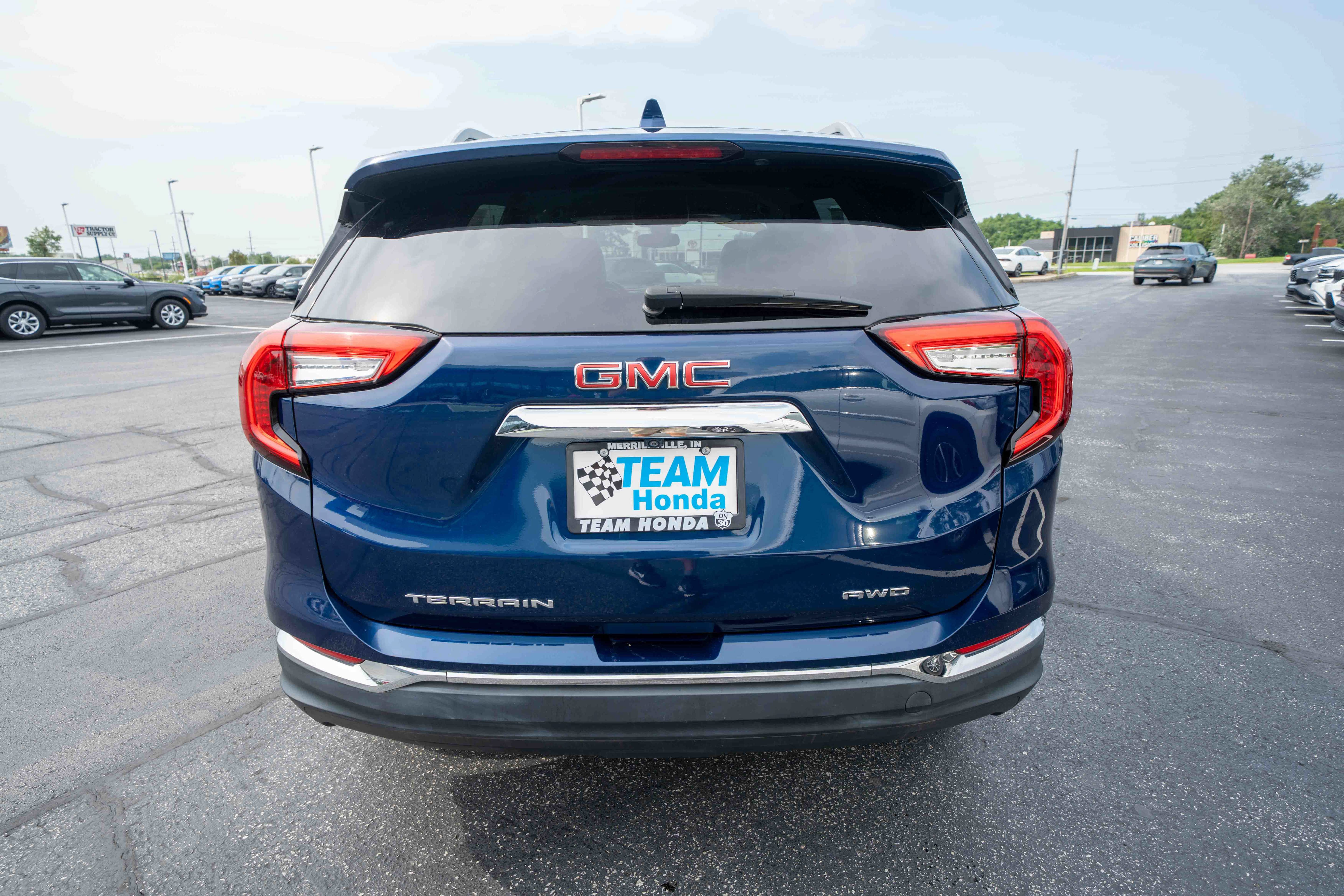 Used 2023 GMC Terrain SLT AWD/4WD image 5