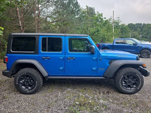 Used 2023 Jeep Wrangler Unlimited w/ Cold Weather Group AWD/4WD image 9