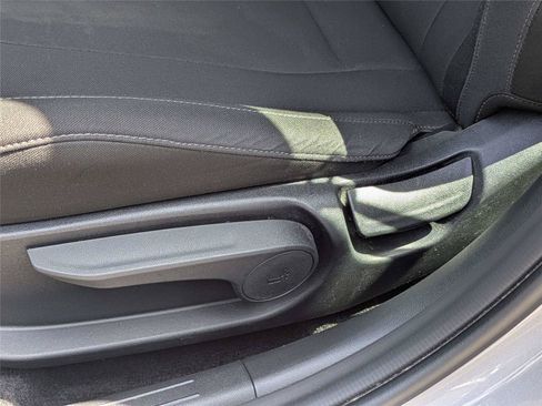 Used 2025 Hyundai Elantra SEL FWD image 21