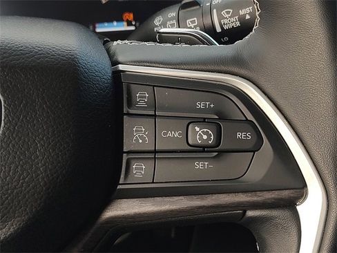 Used 2022 Jeep Grand Cherokee L Limited w/ Luxury Tech Group II image 24