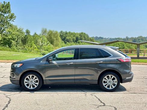 Used 2019 Ford Edge Titanium FWD image 11