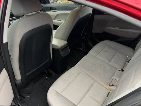 Used 2017 Hyundai Elantra SE FWD image 9
