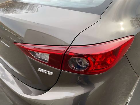 Used 2014 MAZDA MAZDA3 i SV image 12