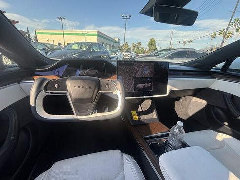 Used 2022 Tesla Model S AWD/4WD image 16