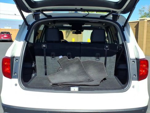 Used 2018 Honda Pilot Touring image 17