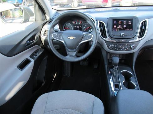 Used 2022 Chevrolet Equinox LS image 13