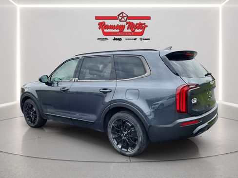 Used 2022 Kia Telluride SX w/ Nightfall Edition Package AWD/4WD image 3