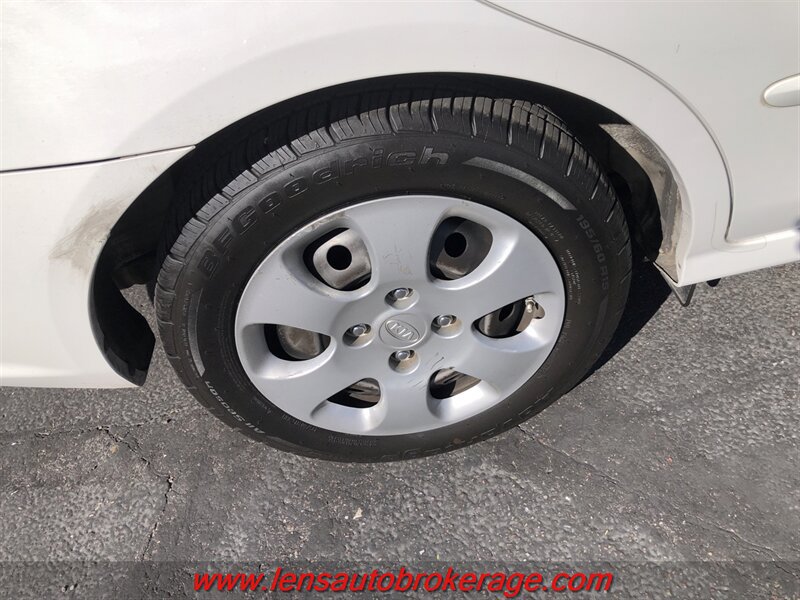 Used 2007 Kia Spectra EX FWD image 25
