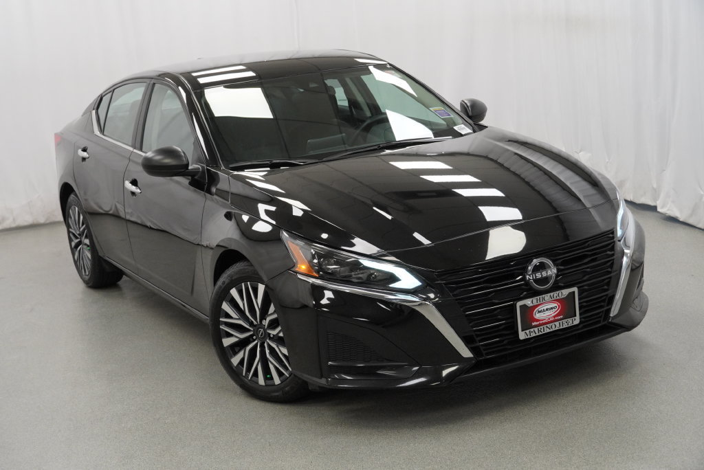 Used 2025 Nissan Altima 2.5 SV FWD image 15