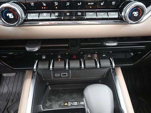 New 2026 GMC Canyon Denali image 16