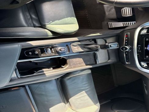 Used 2021 Volvo S60 T5 R-Design w/ Advanced Package image 24