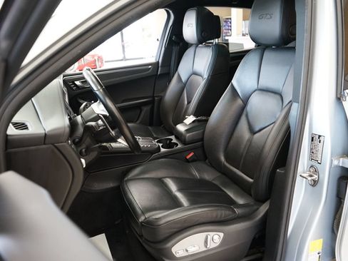 Used 2018 Porsche Macan GTS w/ Premium Package Plus AWD/4WD image 2