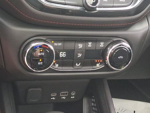 Used 2022 Chevrolet TrailBlazer RS w/ Sun and Liftgate Package AWD/4WD image 17
