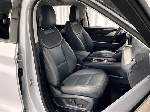 Used 2026 Ford Explorer Active w/ Active Comfort Package image 16