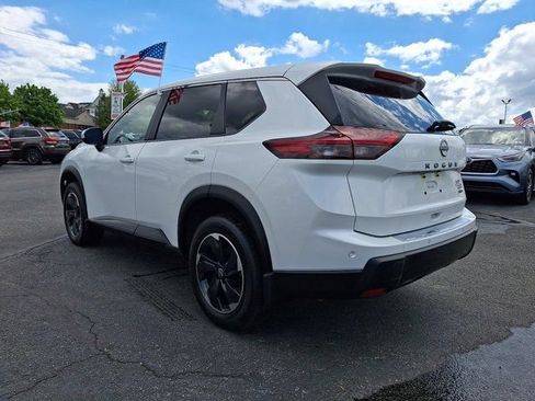 Used 2025 Nissan Rogue SV AWD/4WD image 4