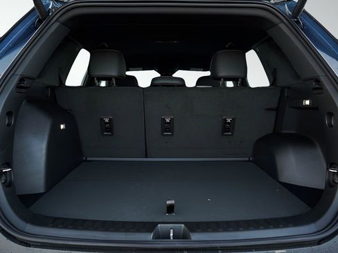 New 2026 Chevrolet Equinox LT w/ Convenience Package II AWD/4WD image 8