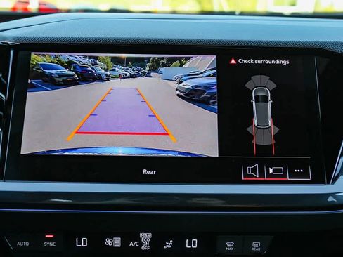 Used 2025 Audi Q4 e-tron Premium Plus w/ Premium Plus image 23