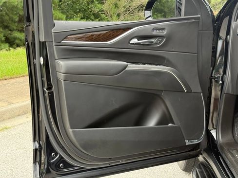 Used 2021 Cadillac Escalade ESV Sport Platinum AWD/4WD image 22