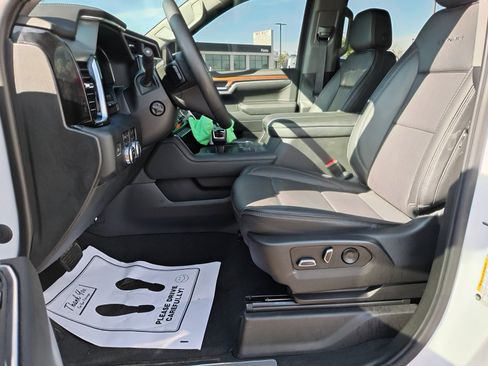 Used 2023 GMC Sierra 1500 Denali w/ Technology Package AWD/4WD image 12