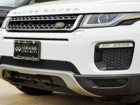 Used 2018 Land Rover Range Rover Evoque SE AWD/4WD image 2