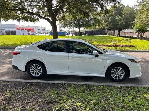 Used 2025 Toyota Camry LE w/ Convenience Package FWD image 7