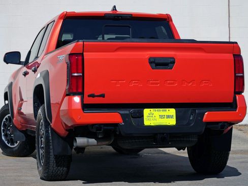 Used 2024 Toyota Tacoma TRD Off-Road w/ TRD Off Road Premium Package AWD/4WD image 6