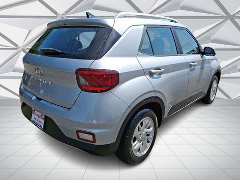 Used 2020 Hyundai Venue SEL image 10