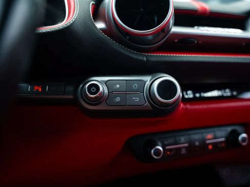 Used 2019 Ferrari 812 Superfast RWD image 50
