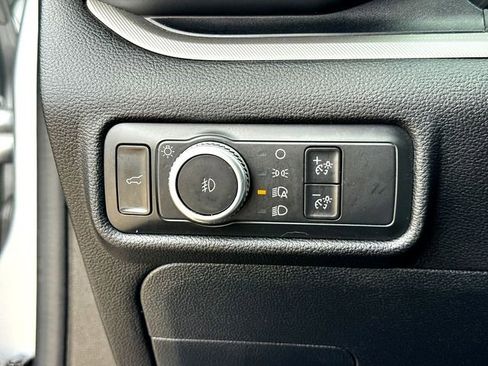 Used 2021 Ford Explorer XLT w/ Equipment Group 202A image 14