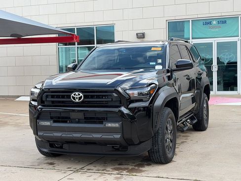 Used 2025 Toyota 4Runner SR5 AWD/4WD image 4
