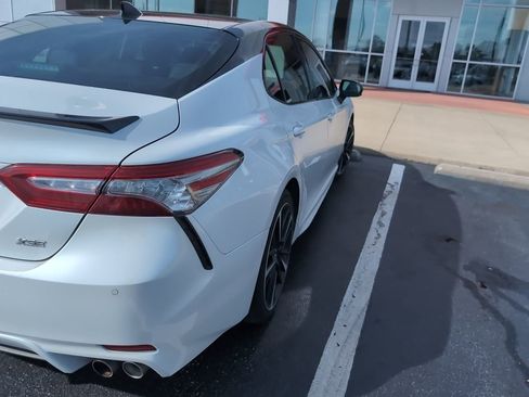 Used 2018 Toyota Camry XSE image 5