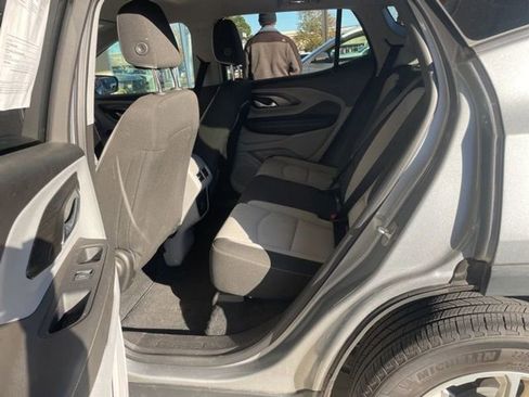 Used 2023 GMC Terrain SLE image 18