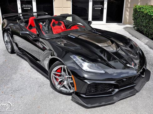 Used 2019 Chevrolet Corvette ZR1 RWD image 2