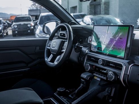 Used 2025 Toyota 4Runner TRD Off-Road Premium image 47