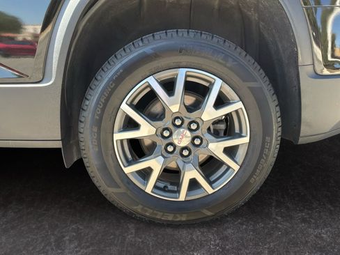 Used 2021 GMC Acadia SLE w/ Driver Convenience Package FWD image 9