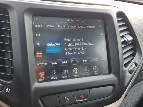 Certified 2018 Jeep Cherokee Limited AWD/4WD image 23