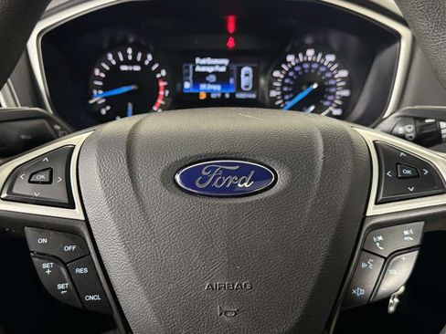Used 2016 Ford Fusion SE FWD image 16