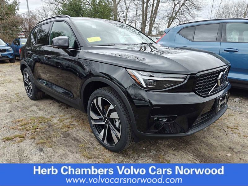 Certified 2024 Volvo XC40 B5 Ultimate w/ Protection Package Premier image 1