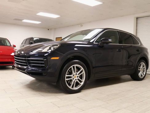 Used 2020 Porsche Cayenne Turbo AWD/4WD image 2