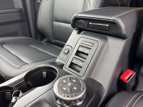 New 2025 Ford Bronco Outer Banks w/ Sasquatch Package image 15