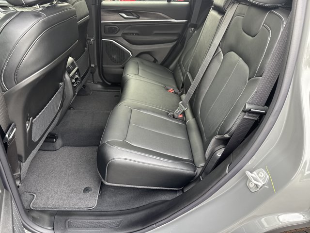 New 2027 Jeep Grand Cherokee Limited AWD/4WD image 18