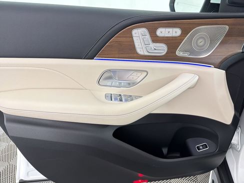 New 2026 Mercedes-Benz GLS 580 4MATIC image 13