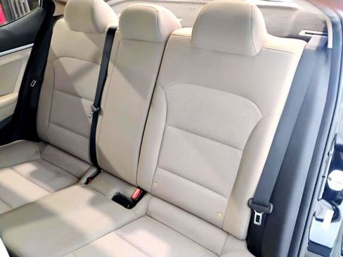 Used 2020 Hyundai Elantra SE w/ Cargo Package (C1) image 34