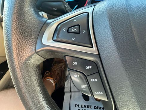 Used 2015 Ford Fusion SE FWD image 18