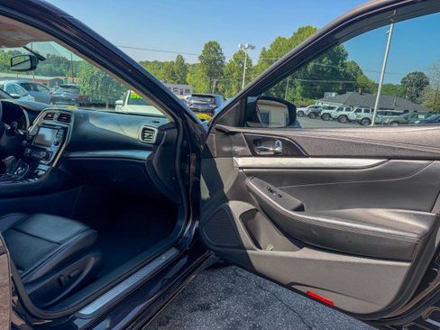 Used 2017 Nissan Maxima 3.5 SV FWD image 19