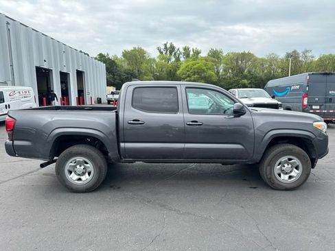 Used 2020 Toyota Tacoma SR AWD/4WD image 11