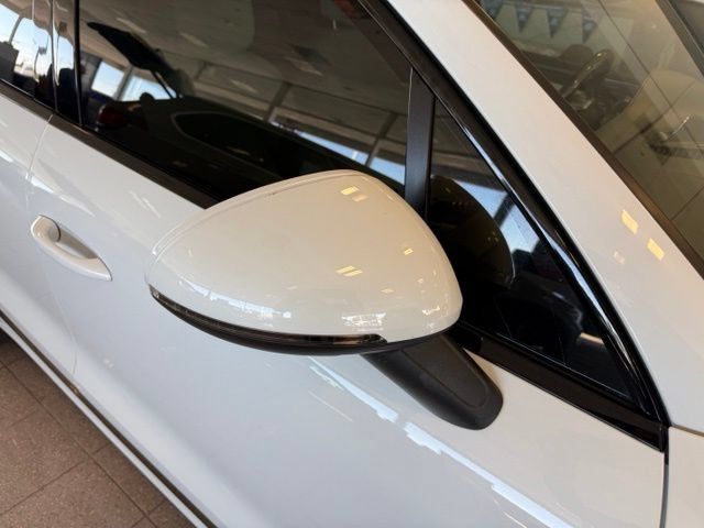 Used 2016 Porsche Macan Turbo AWD/4WD image 11