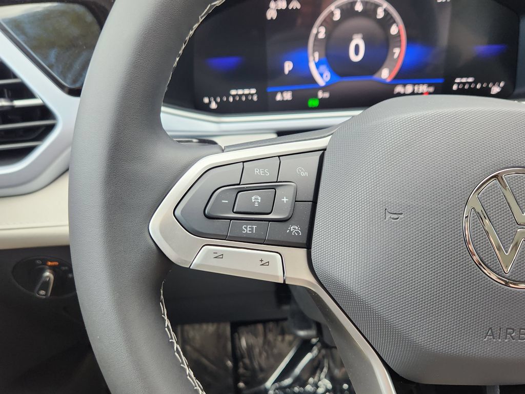 New 2026 Volkswagen Taos SE AWD/4WD image 16