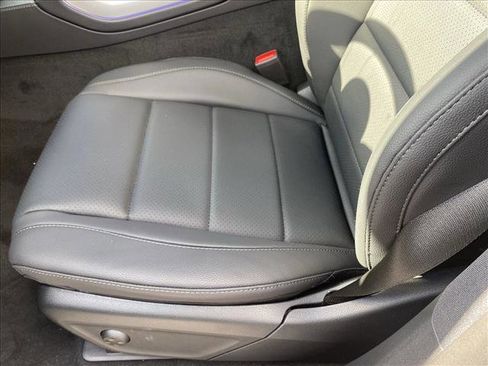 Certified 2025 Mercedes-Benz GLE 450 4MATIC image 4