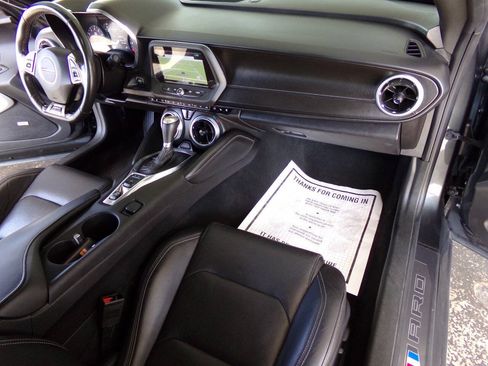 Used 2017 Chevrolet Camaro LT RWD image 22